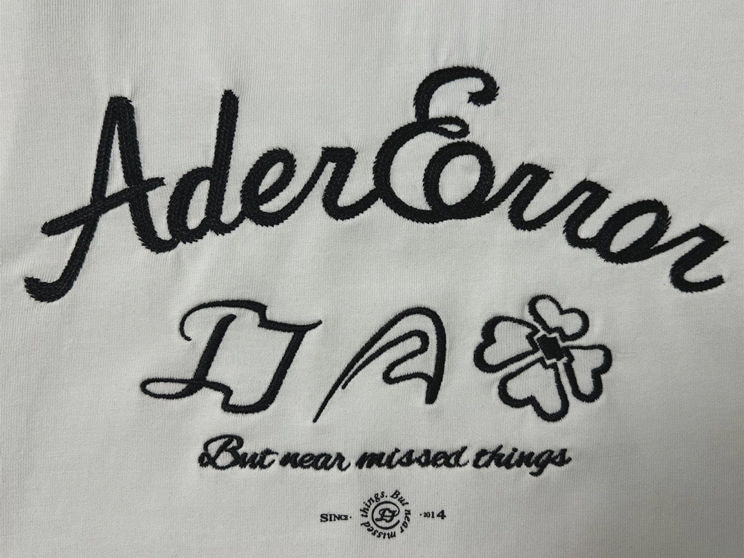 Ader error潦草英文tee