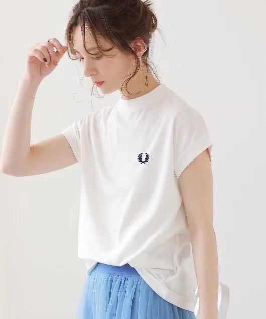 Fred perry 半高領刺繡tee