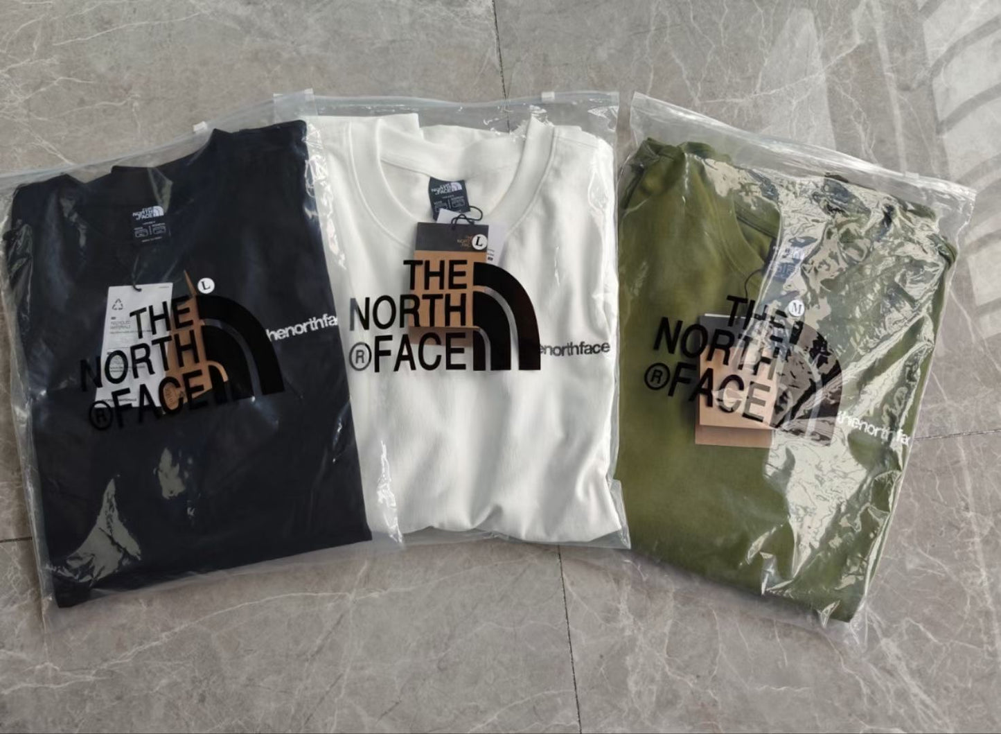 The north face 裂紋印花tee