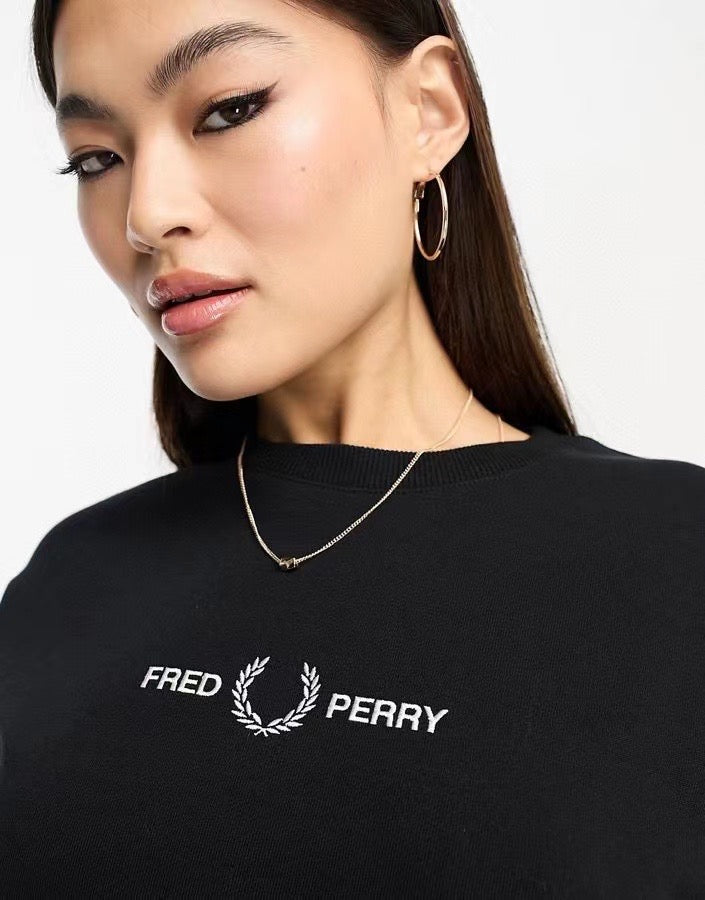 Fred perry 剌繡圓領tee