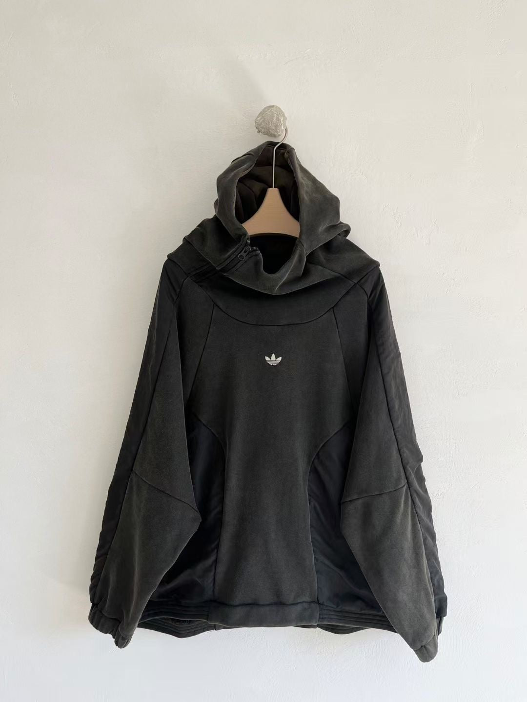 Adidas 高領hoodies