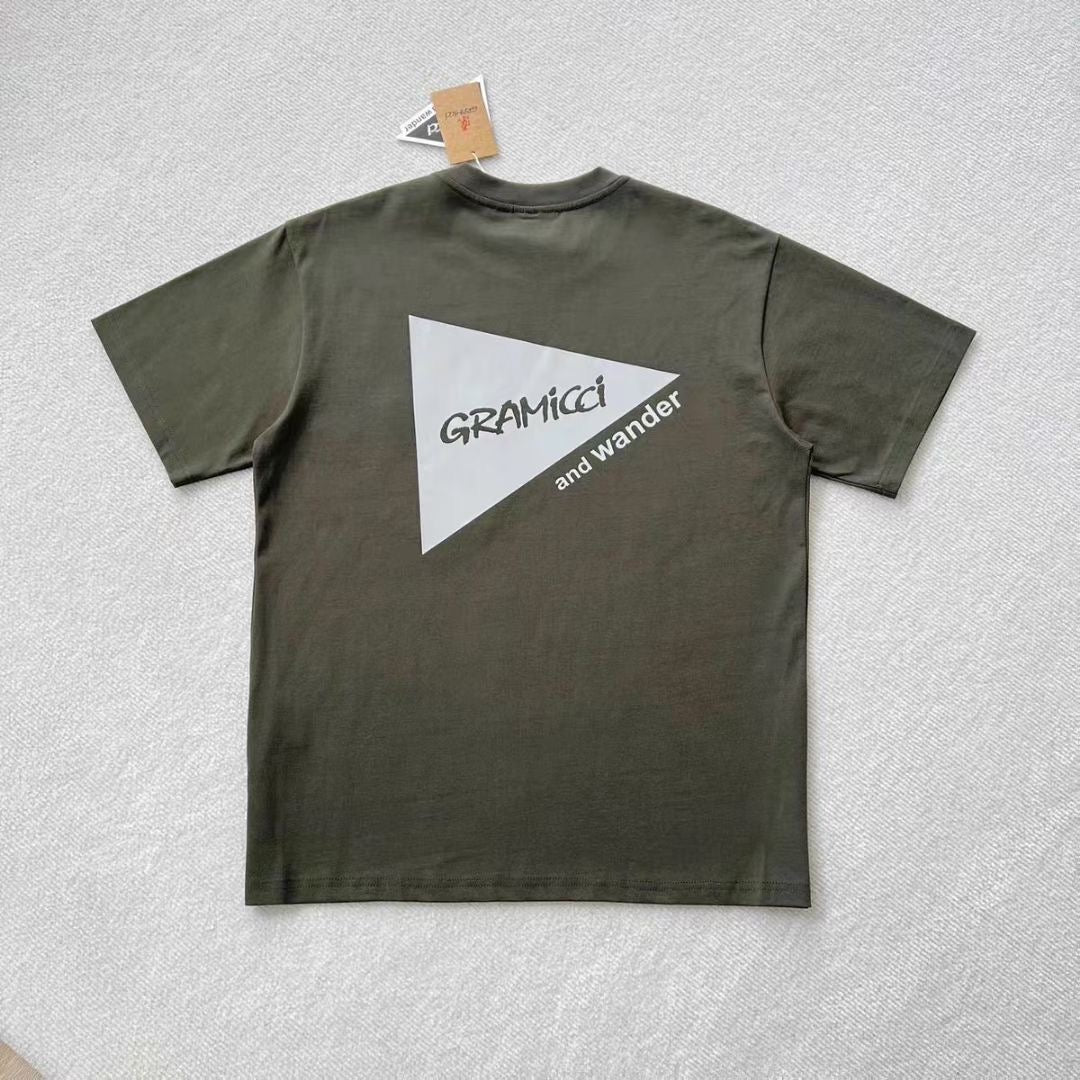 Gramicci 反光logo tee