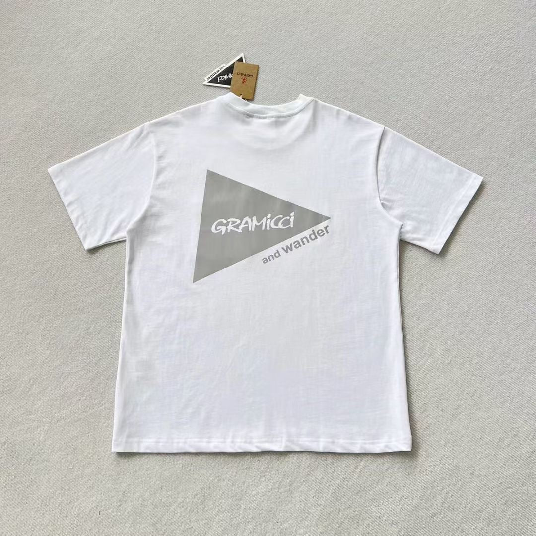 Gramicci 反光logo tee