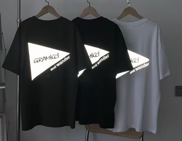 Gramicci 反光logo tee