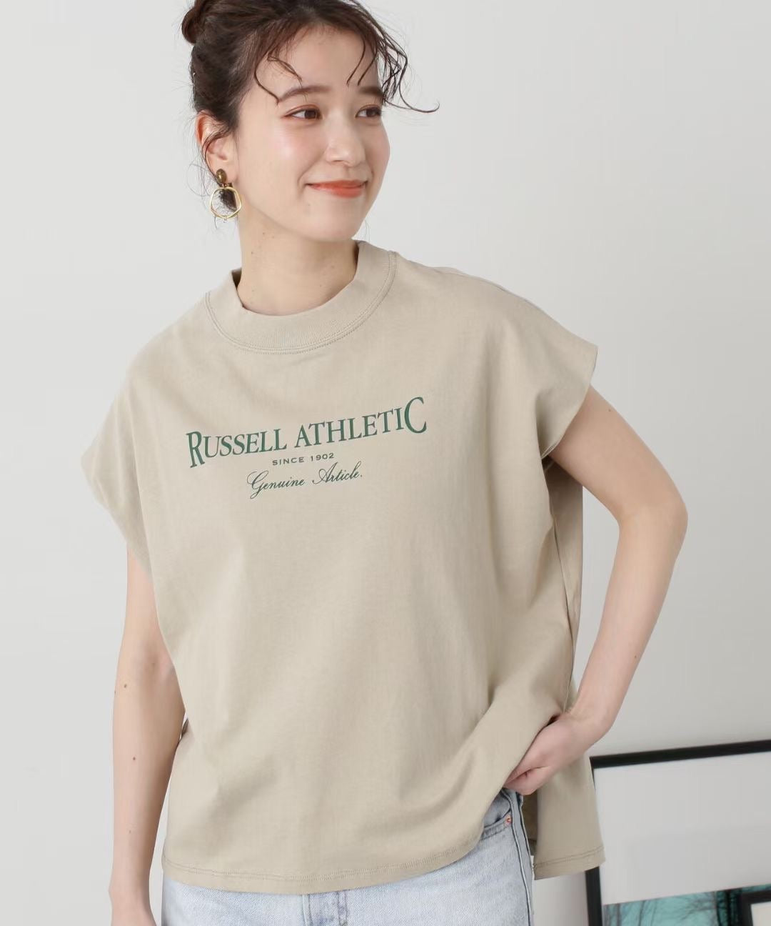 日單Russell logo tee