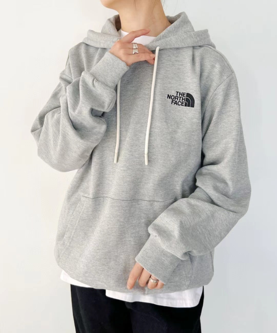 The north face 刺繡hoodies