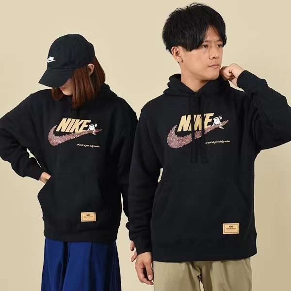 Nike 金色hoodies