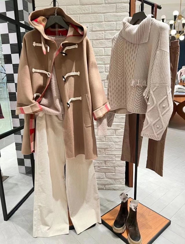 MaxMara 純羊毛斗篷漁夫褸