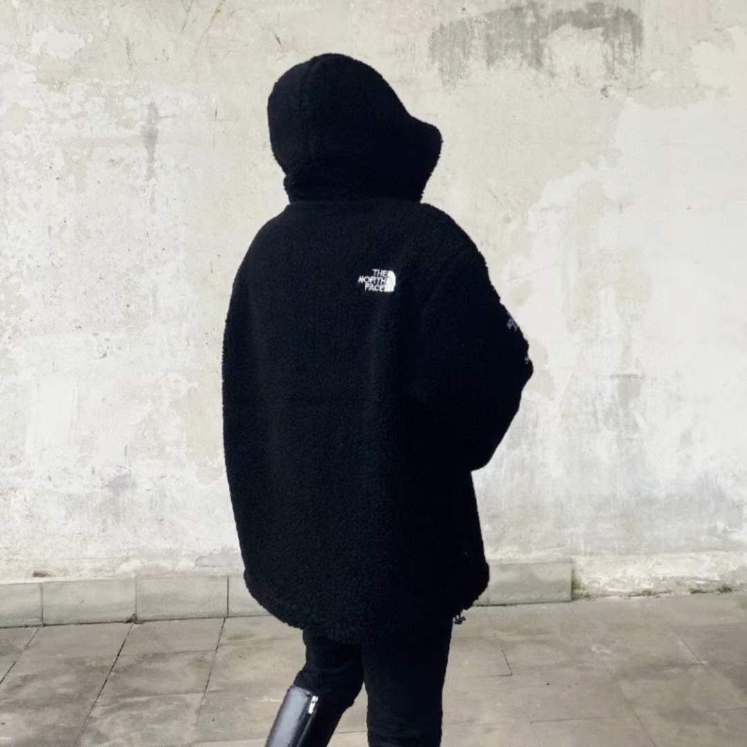 TNF x supreme搖粒絨外套