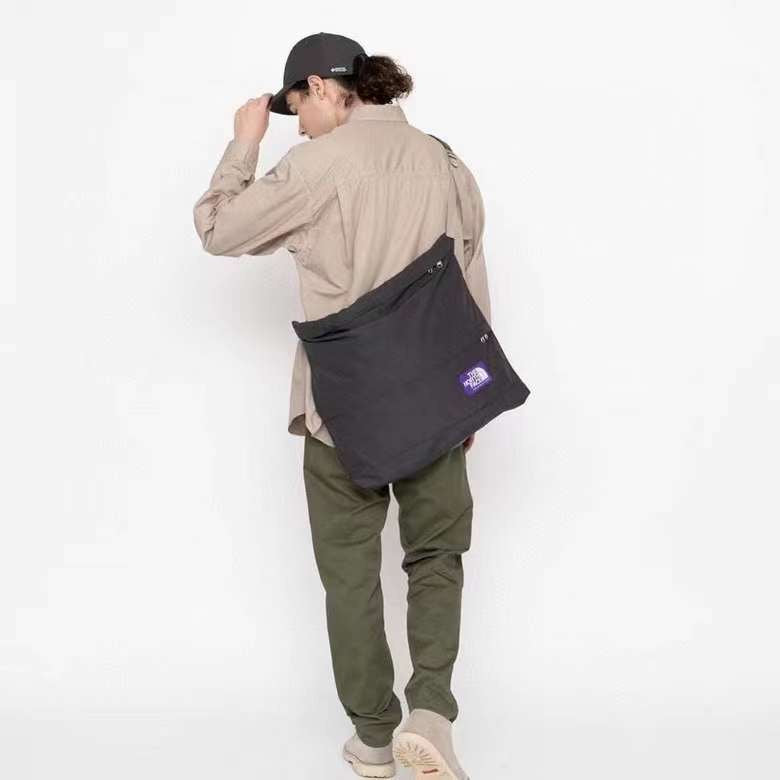 TNF 紫標shoulder bag